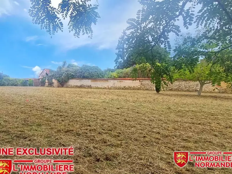 Terrain, 1 748 m²