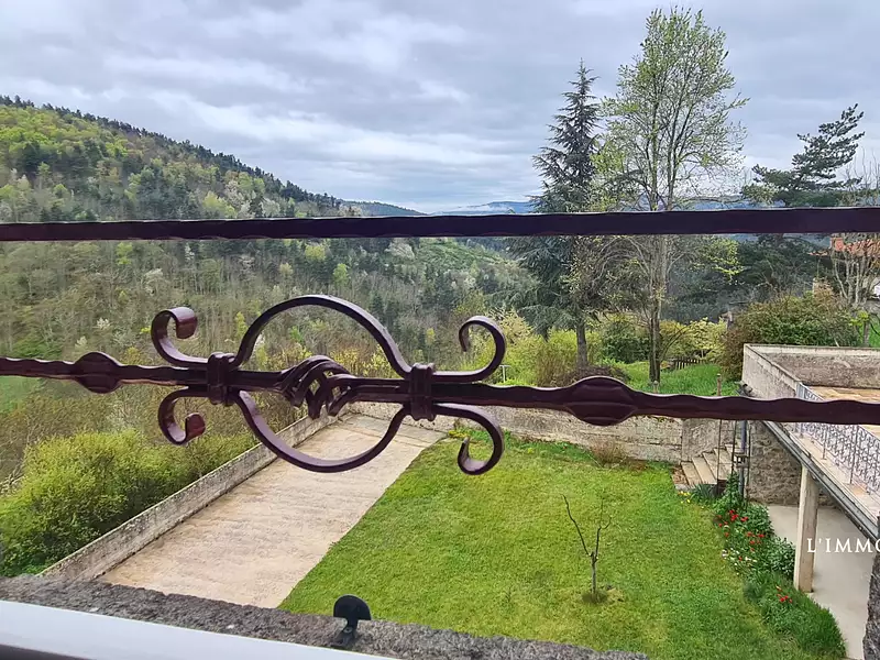Maison, 307,4 m²