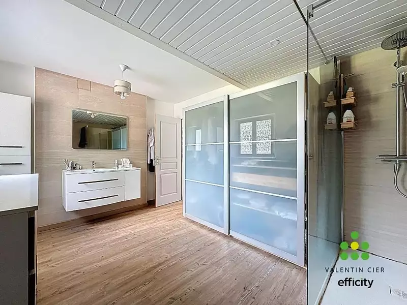 Maison, 245 m²