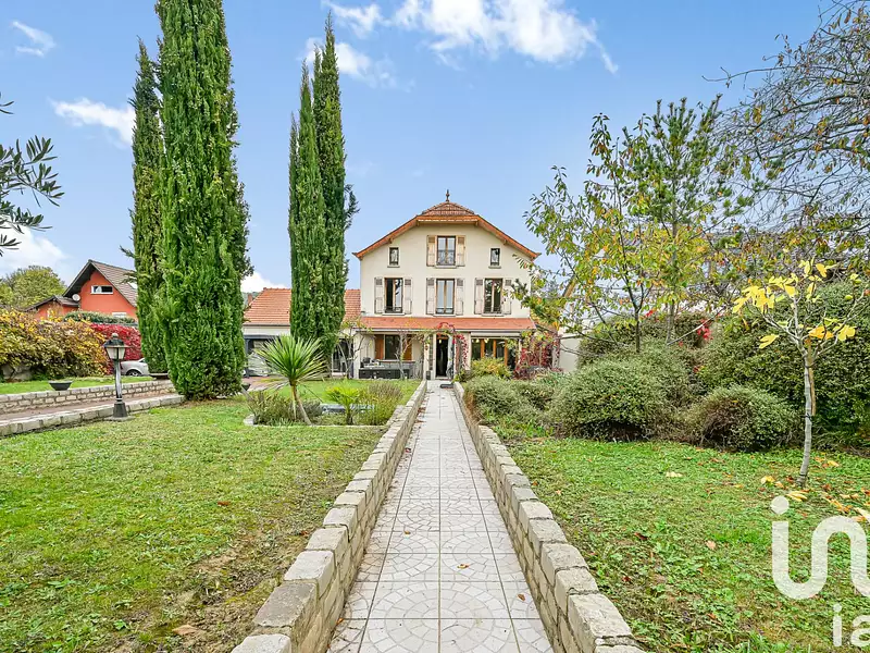 Maison, 240 m²