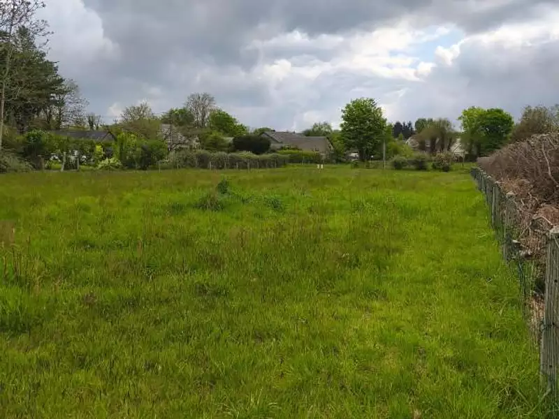 Terrain, 743 m²