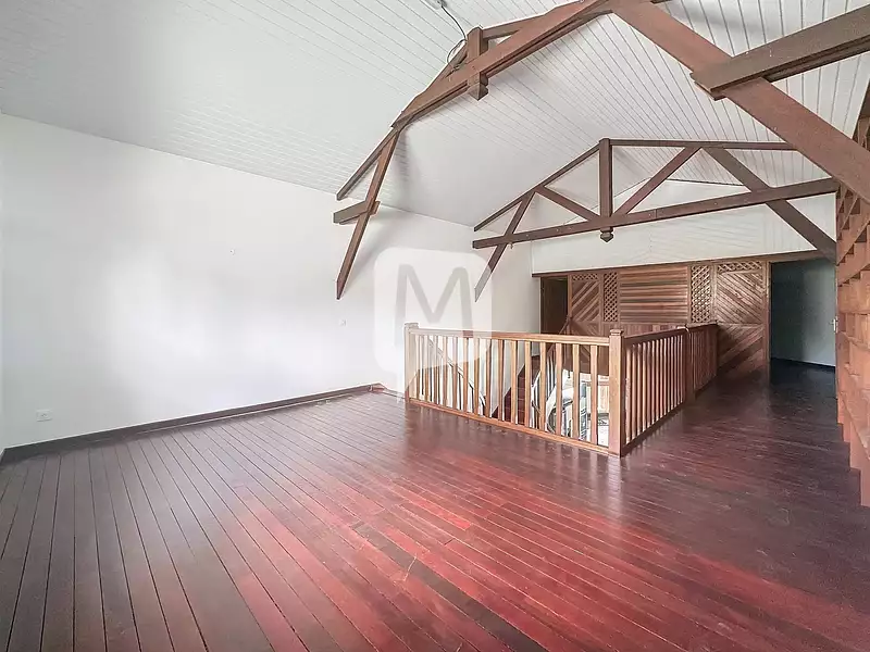 Maison, 244 m²