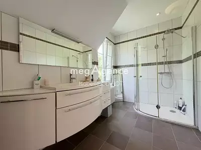 Maison, 233 m²