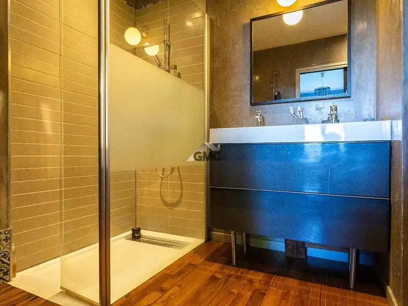 Maison, 219 m²