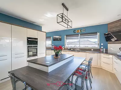 Maison, 270 m²