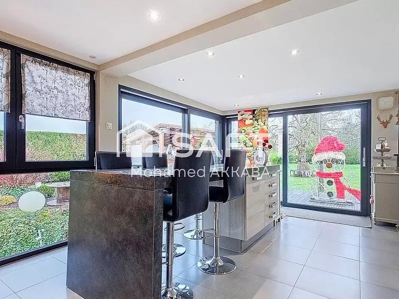Maison, 196 m²