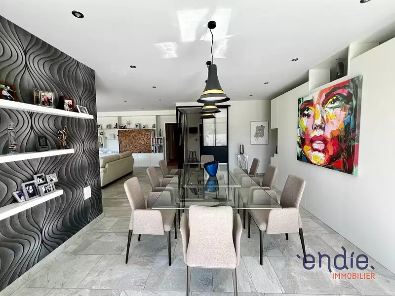 Maison, 185 m²