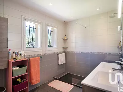 Maison, 145 m²