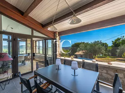 Maison, 166 m²