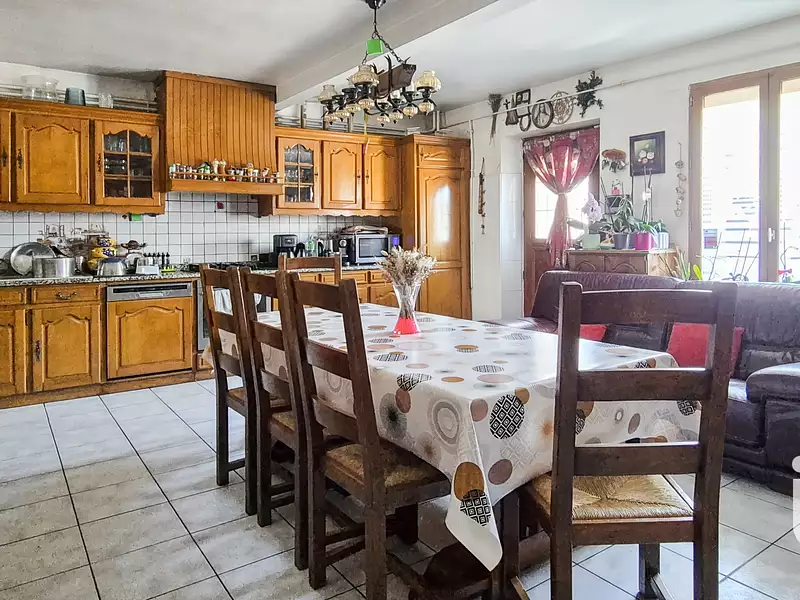 Maison, 180 m²