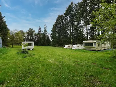 Terrain, 96 738 m²