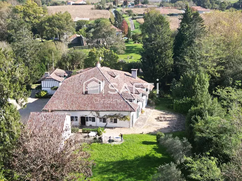 Maison, 446 m²