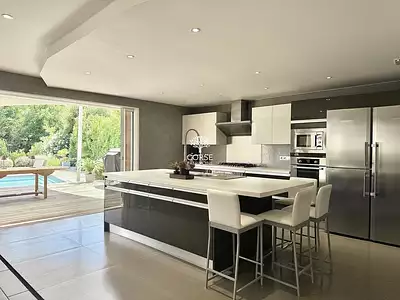 Maison, 201 m²