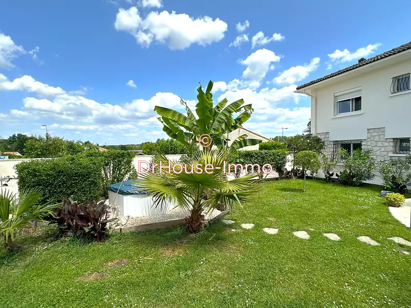 Maison, 221 m²