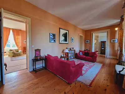 Maison, 1 100 m²