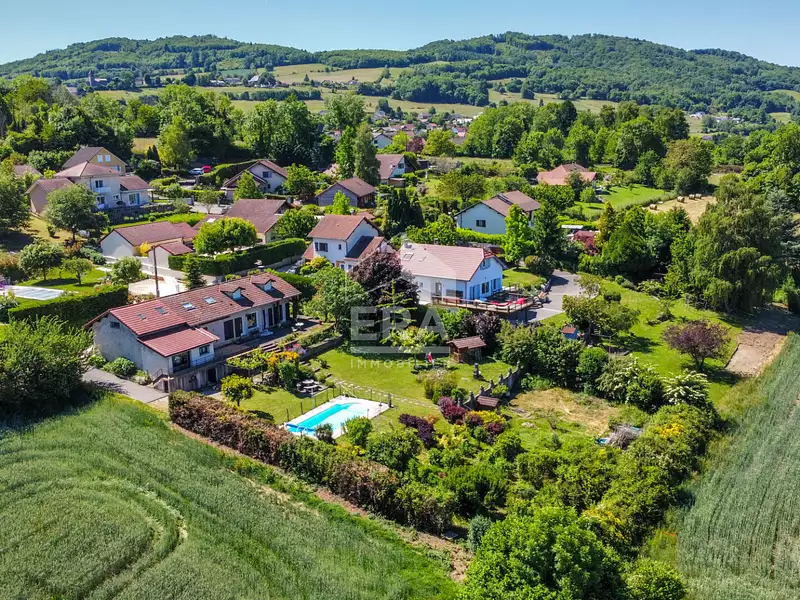 Maison, 240 m²