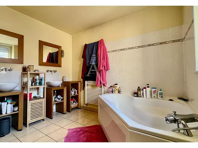 Immeuble, 300 m²