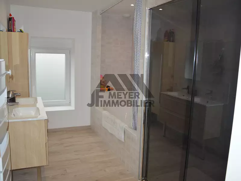 Maison, 200 m²