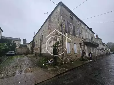 Immeuble, 618,77 m²