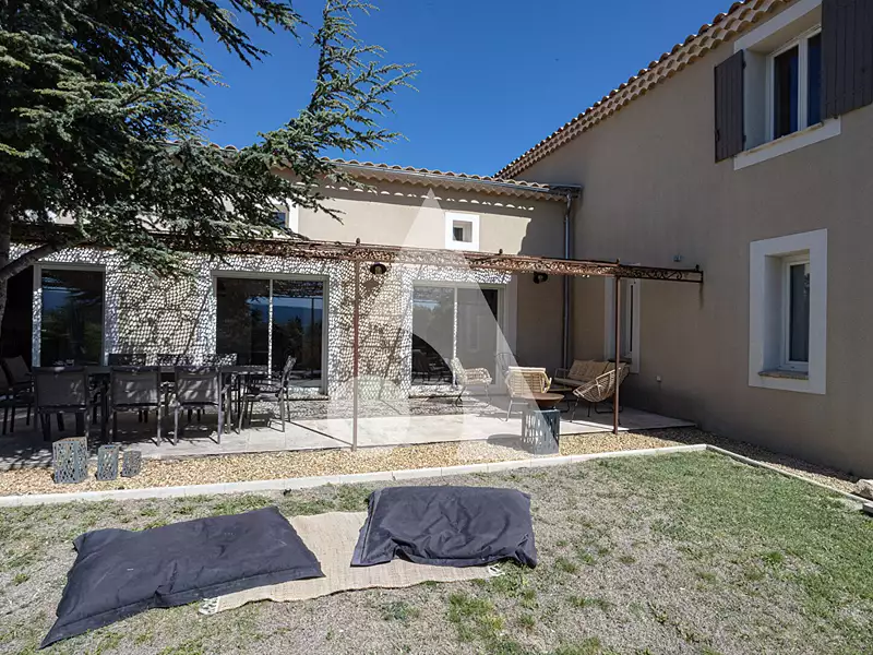 Maison, 250 m²