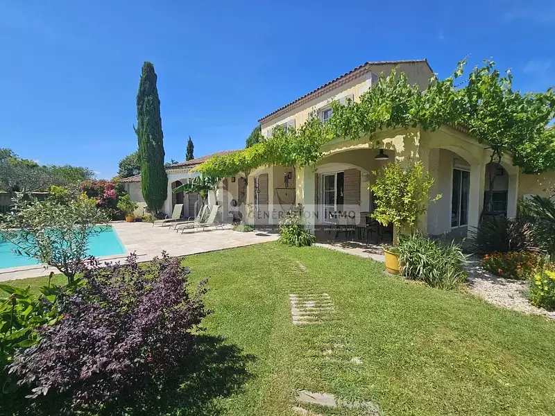 Maison, 270 m²