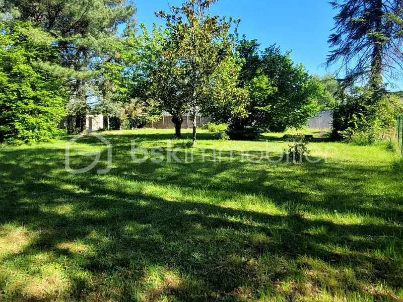Terrain, 1 127 m²