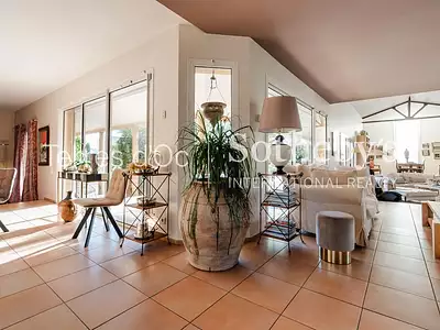 Maison, 390 m²
