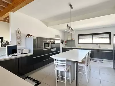 Maison, 270 m²
