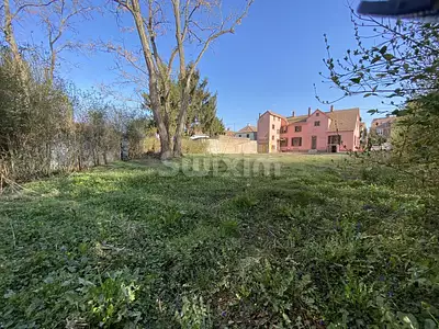 Terrain, 762 m²