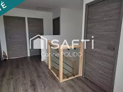 Maison, 166 m²