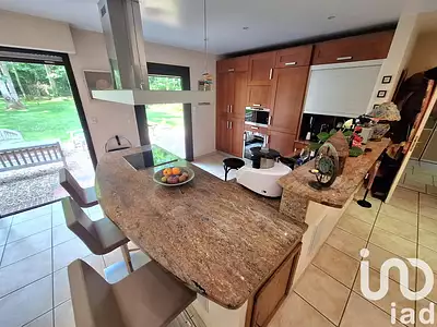 Maison, 196 m²