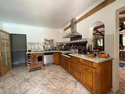 Maison, 270 m²