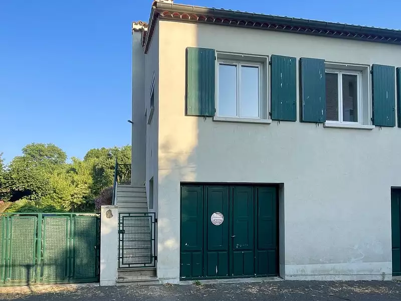 Immeuble, 196,59 m²