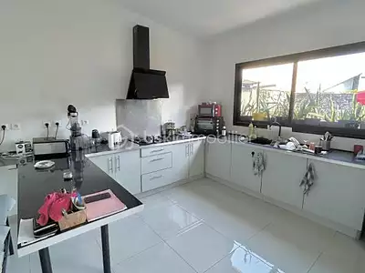 Maison, 250 m²