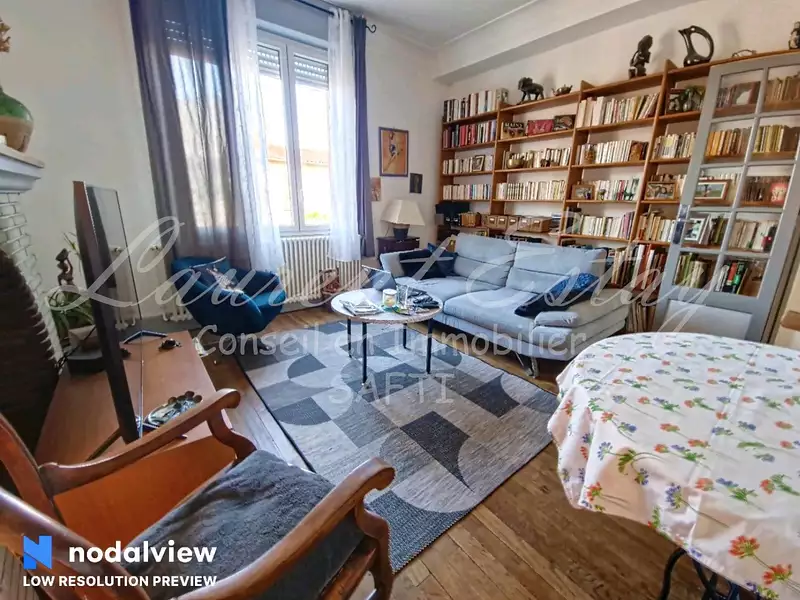 Immeuble, 170 m²