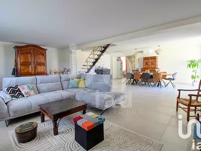 Maison, 260 m²
