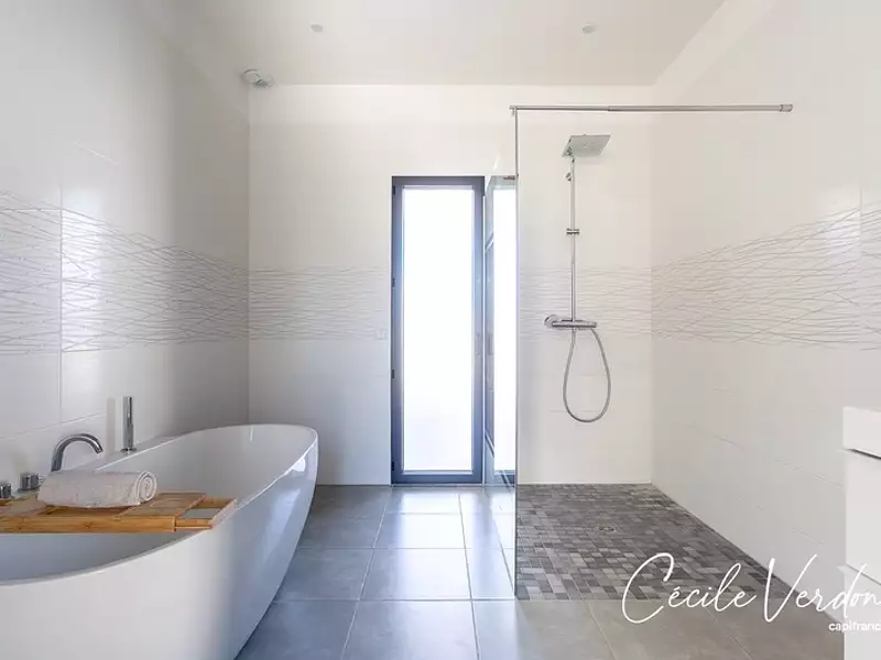 Maison, 281 m²