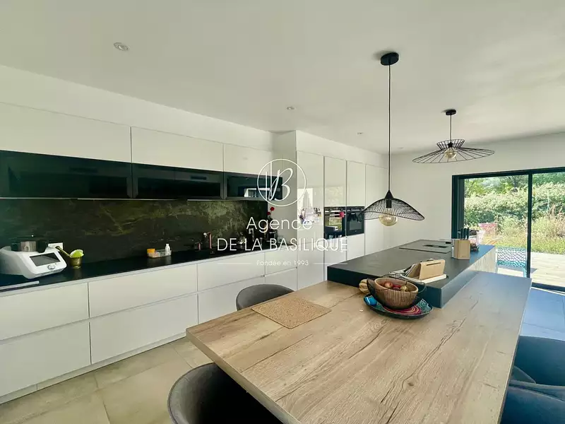 Maison, 132 m²