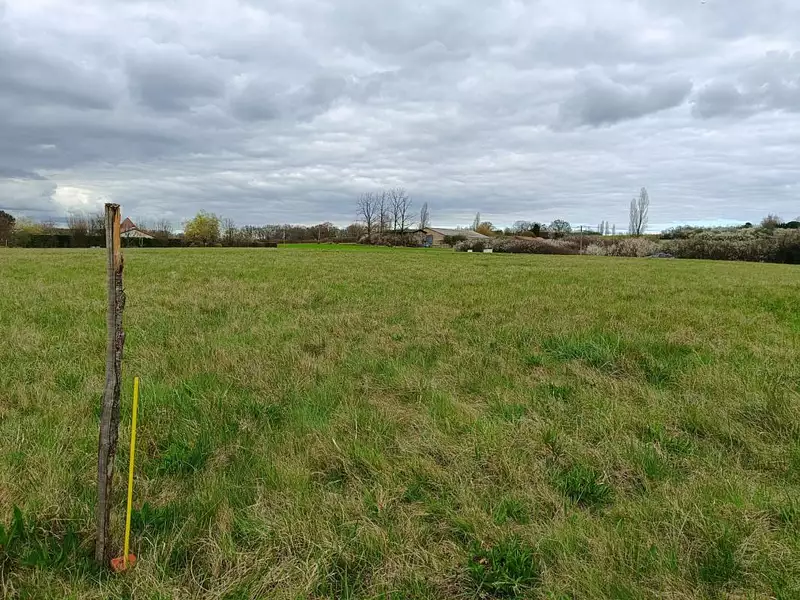 Terrain, 2 814 m²