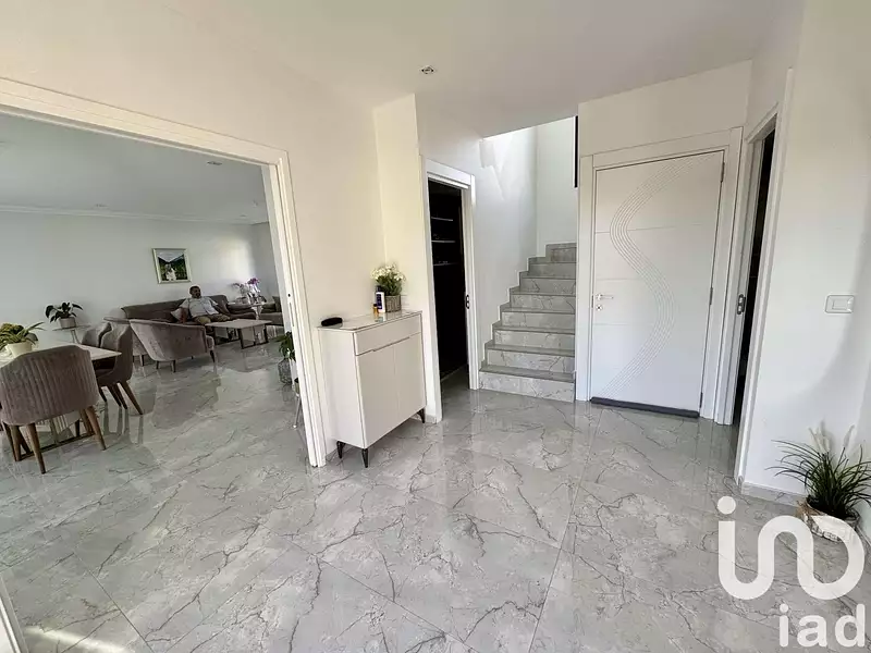 Maison, 280 m²