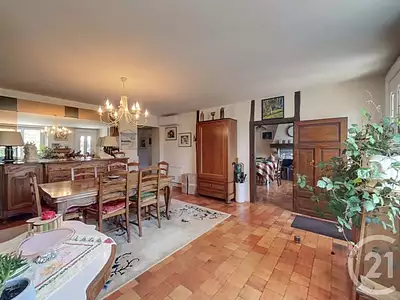 Maison, 255,6 m²