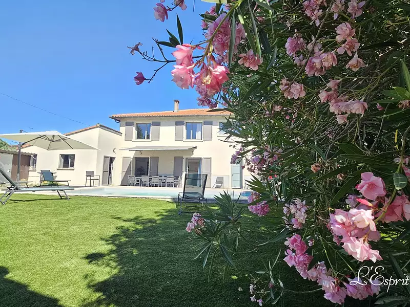 Maison, 162 m²