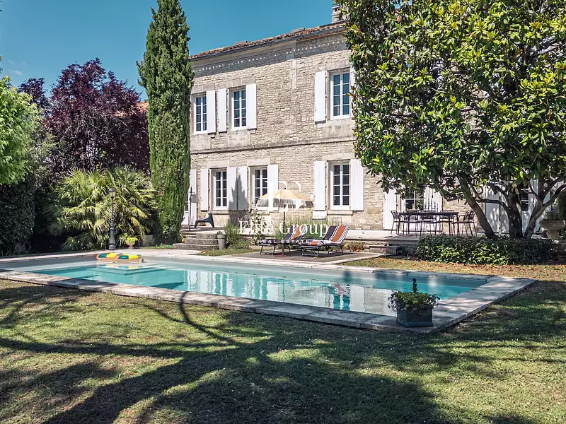 Maison, 256 m²
