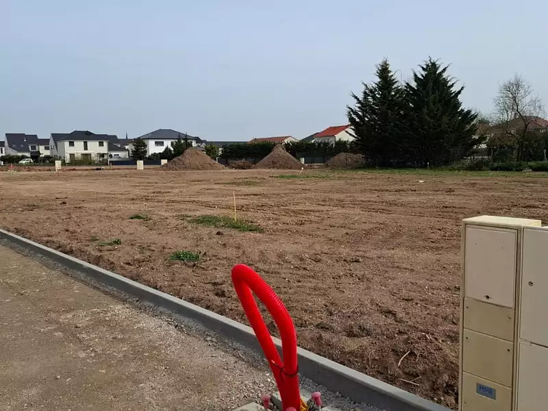 Terrain, 588 m²