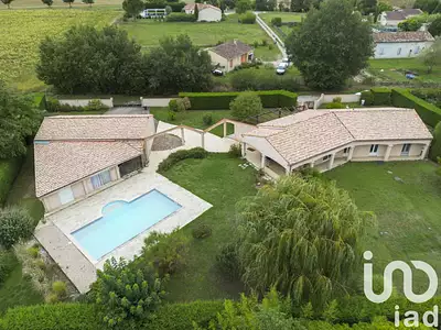 Maison, 205 m²