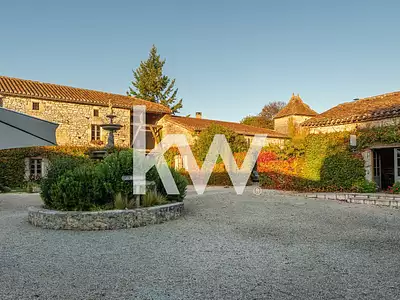 Maison, 884 m²