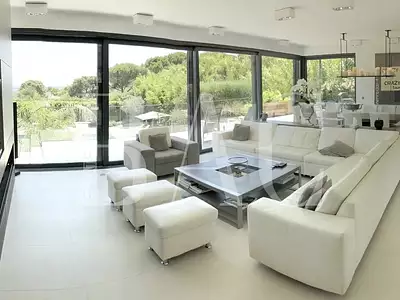 Maison, 250 m²