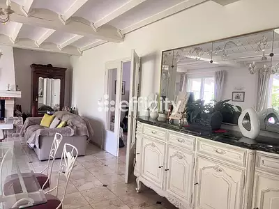 Maison, 240 m²