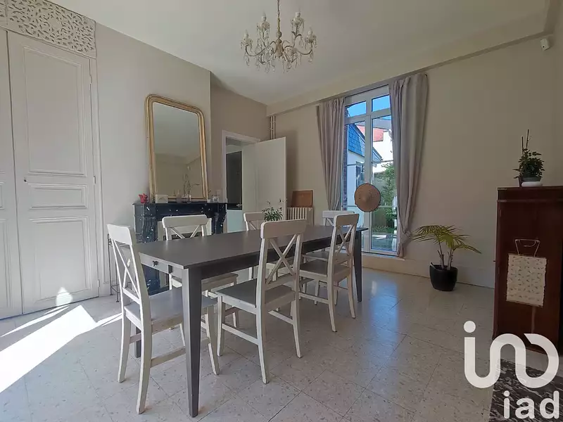 Maison, 185 m²