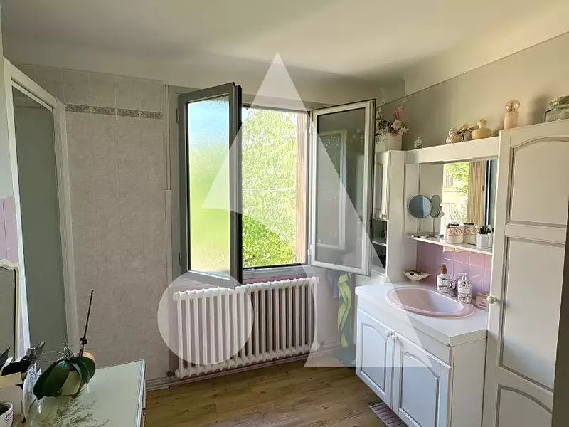 Immeuble, 199 m²